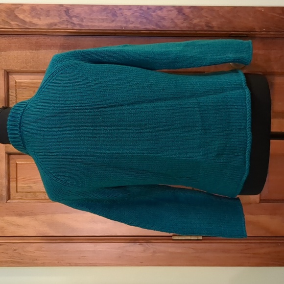 Vintage Banana Republic® dark turquoise cardigan! - Picture 2 of 8